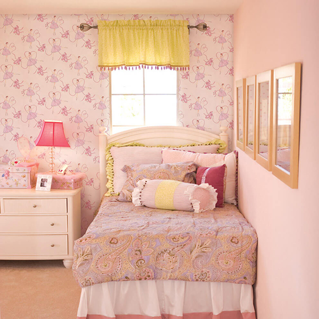 giấy dán tường phòng ngủ màu hồng đẹp sang chảnh 4